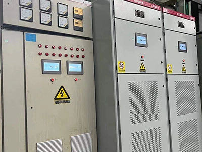 Generador estático de reactiva, bajo voltaje