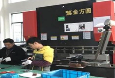 Doblado de chapa metálica